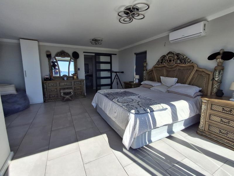 5 Bedroom Property for Sale in Sandy Point Western Cape